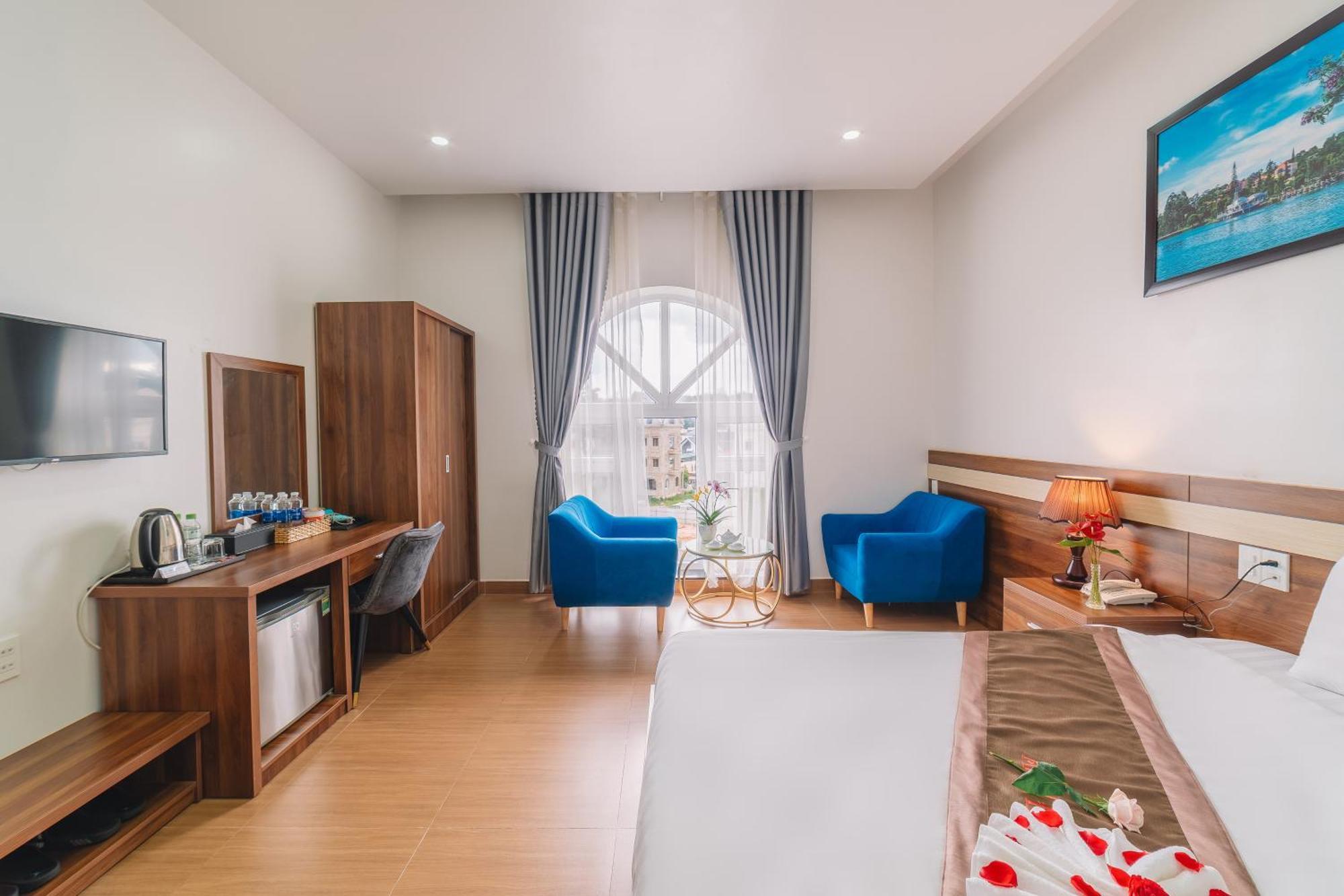 Anh Duc Hotel Da Lat City Exterior photo