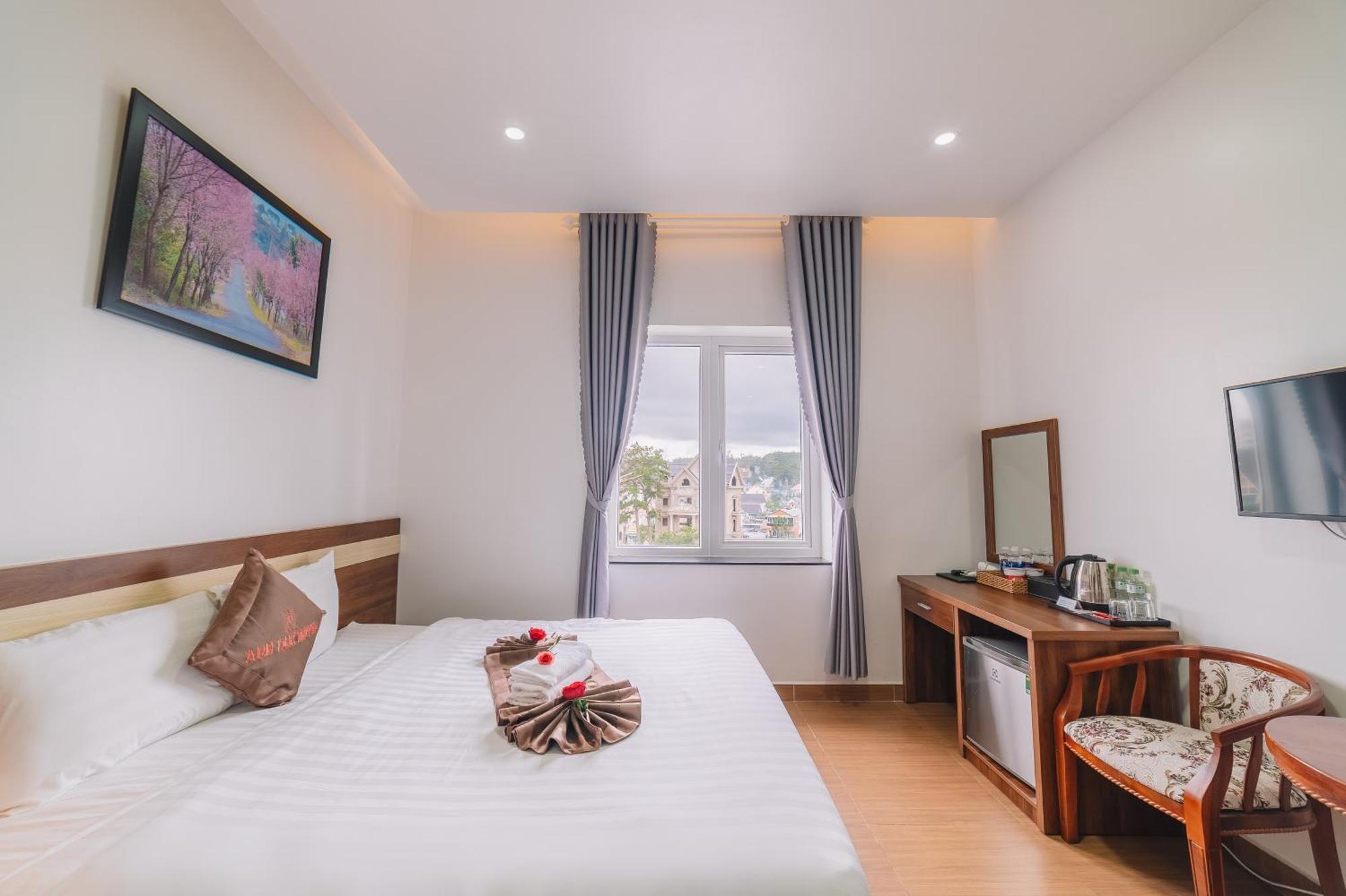 Anh Duc Hotel Da Lat City Exterior photo