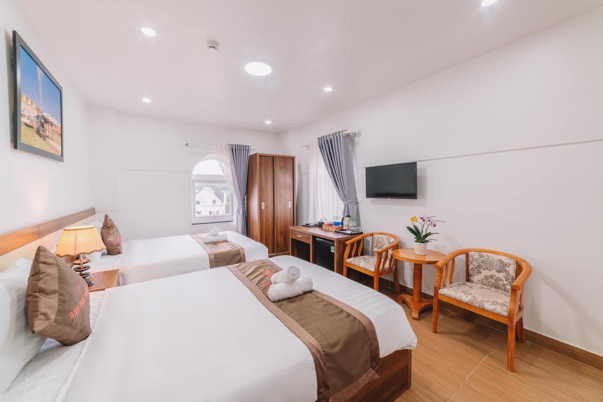 Anh Duc Hotel Da Lat City Exterior photo