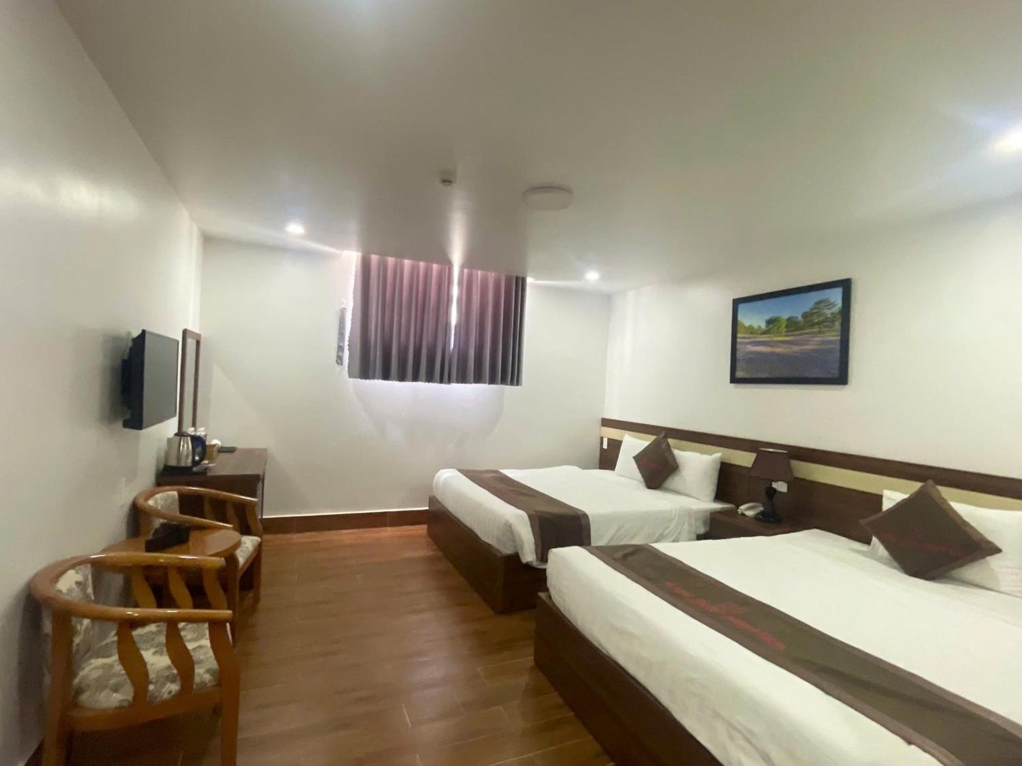 Anh Duc Hotel Da Lat City Exterior photo